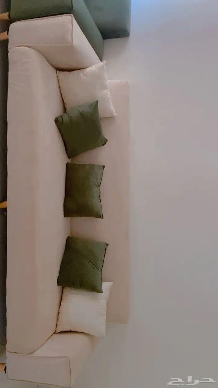 كنب نظيف ومافي اي كسور ولا عيوب مع ستاره 2