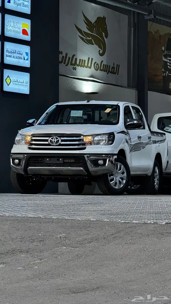 تويوتا هايلكس غمارتين GLX بنزين 2025 - 109.800 2