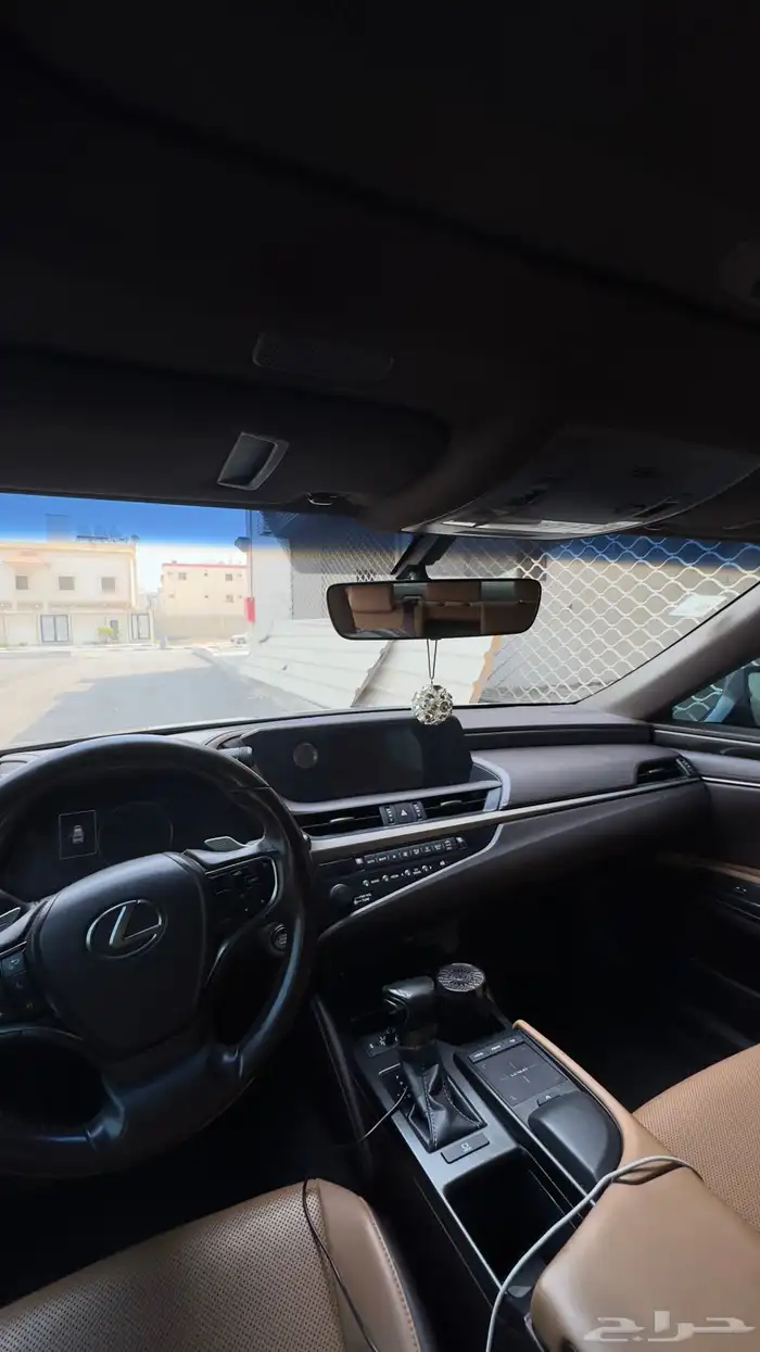 لكزس Es350 2019 اسود 11