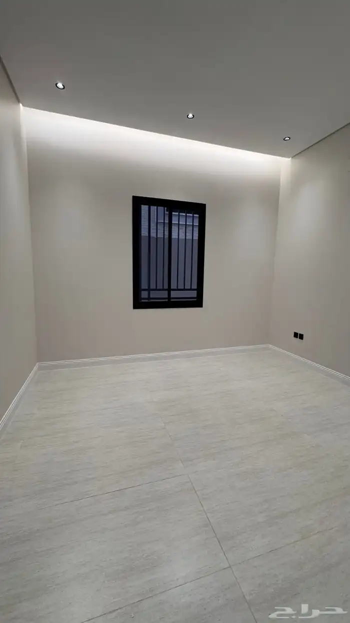 للبيع شقق ارضيه وعلويه على ارقي المستويات طريق المحاله 16