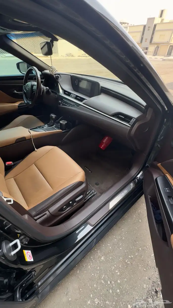 لكزس Es350 2019 اسود 7