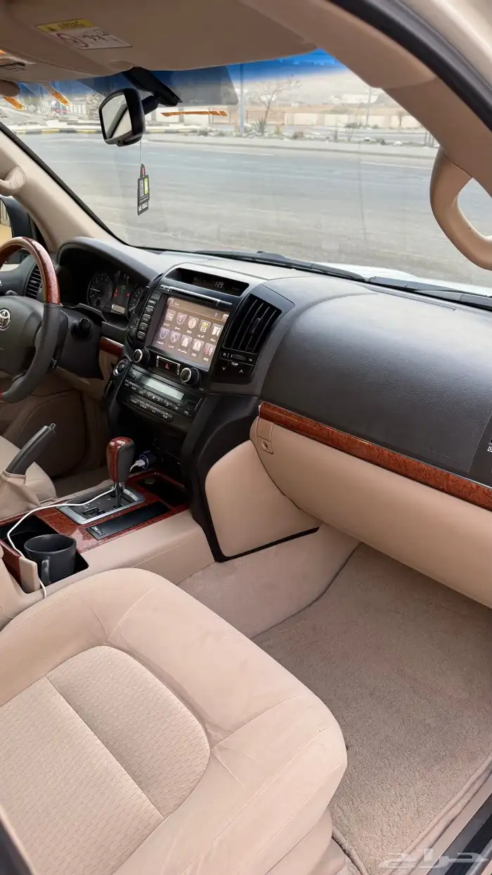 جيب لاند كروزر 2014 V8 GXR 22