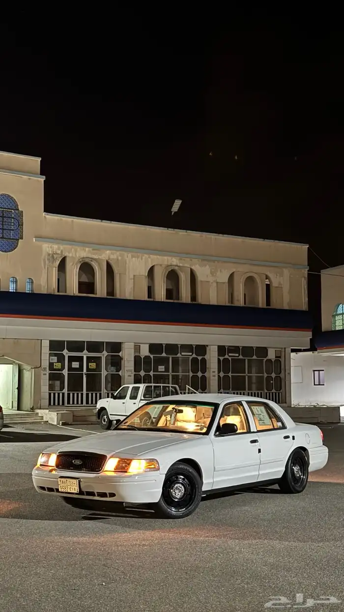 فورد كراون فيكتوريا 2010 بوليسي 8