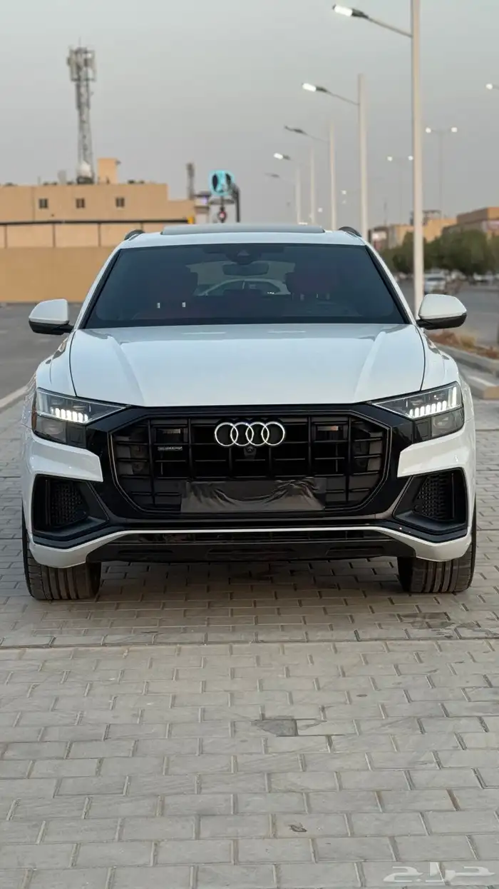اودي(Q8)2022 s line 0