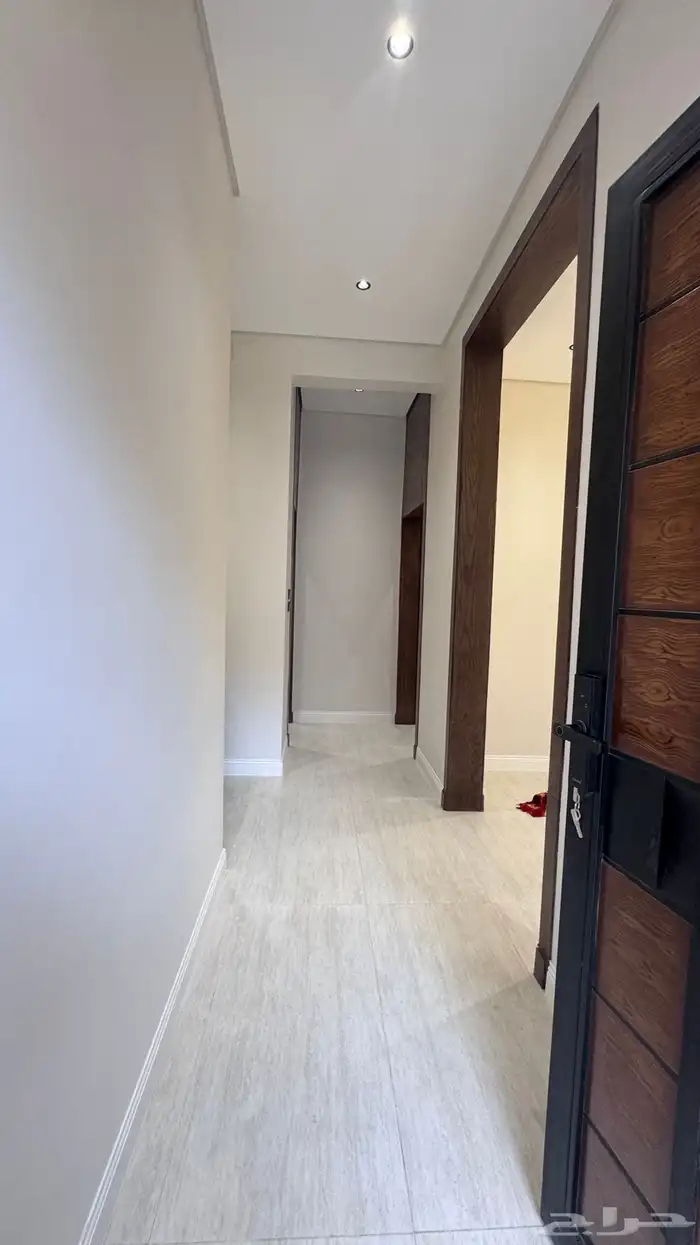 للبيع شقق ارضيه وعلويه على ارقي المستويات طريق المحاله 5
