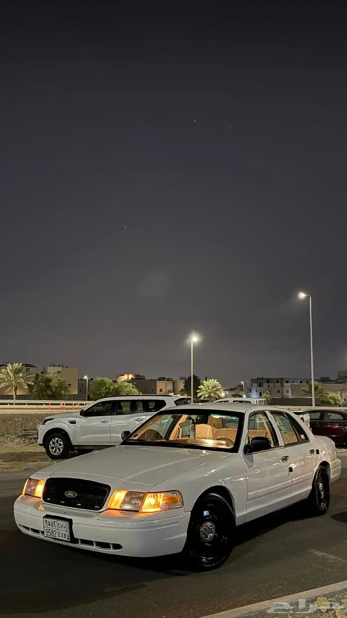 فورد كراون فيكتوريا 2010 بوليسي 4