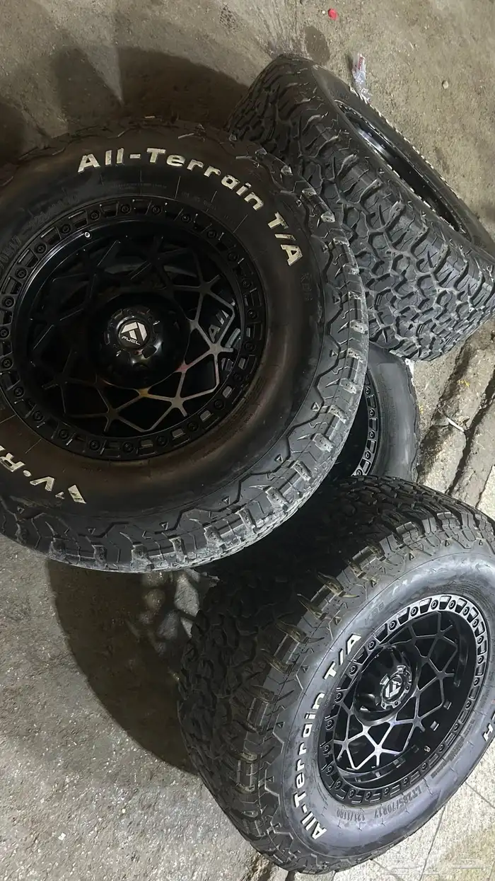 جنوط فيول وكفرات نص حجري مقاس 285 70 17 0