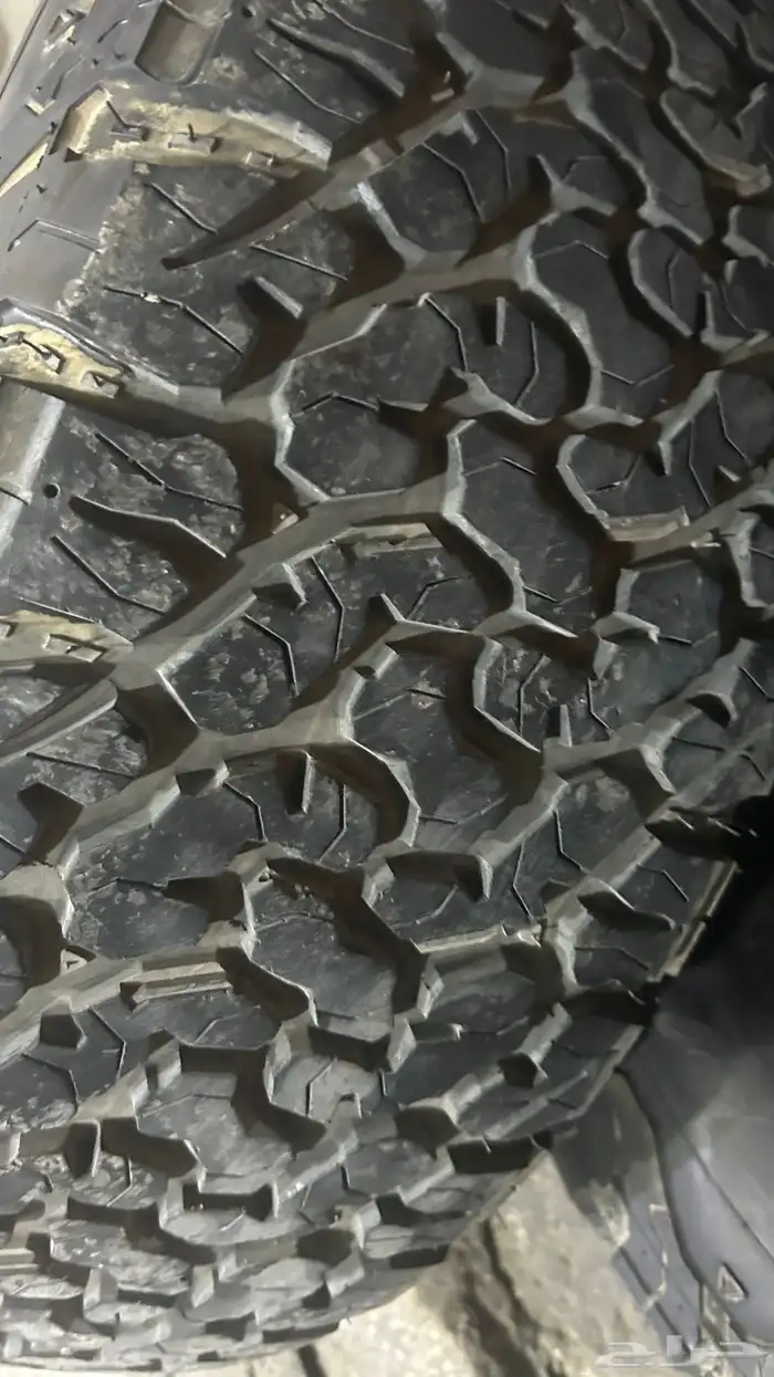 جنوط فيول وكفرات نص حجري مقاس 285 70 17 7