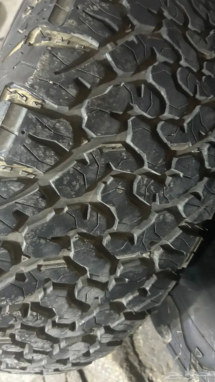 جنوط فيول وكفرات نص حجري مقاس 285 70 17 10