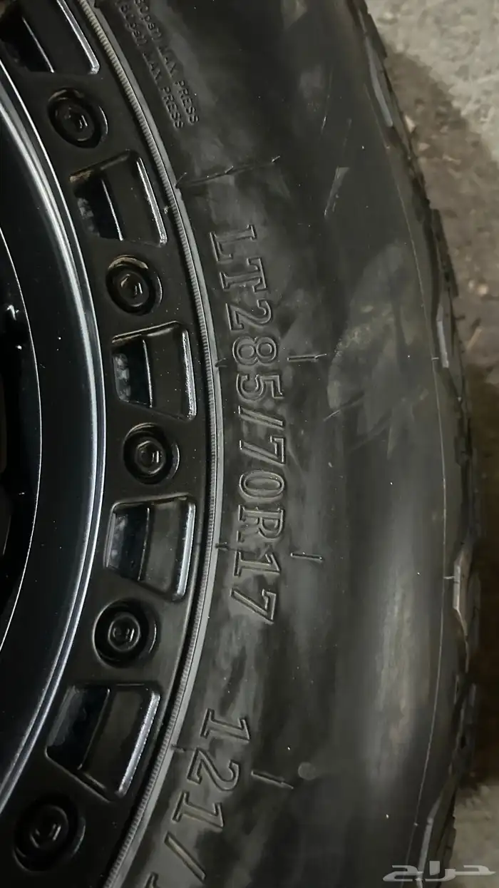 جنوط فيول وكفرات نص حجري مقاس 285 70 17 11