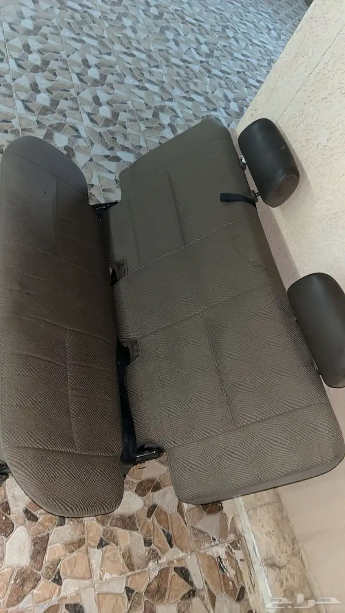 مرتبة ربع خلفيه نضيفه 1