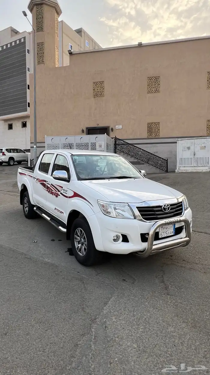 هايلكس 2015 4x4 فل كامل 9