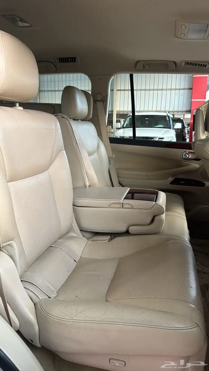 لكزس LX570 سعودي 2014 32