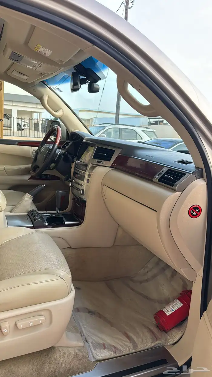 لكزس LX570 سعودي 2014 29
