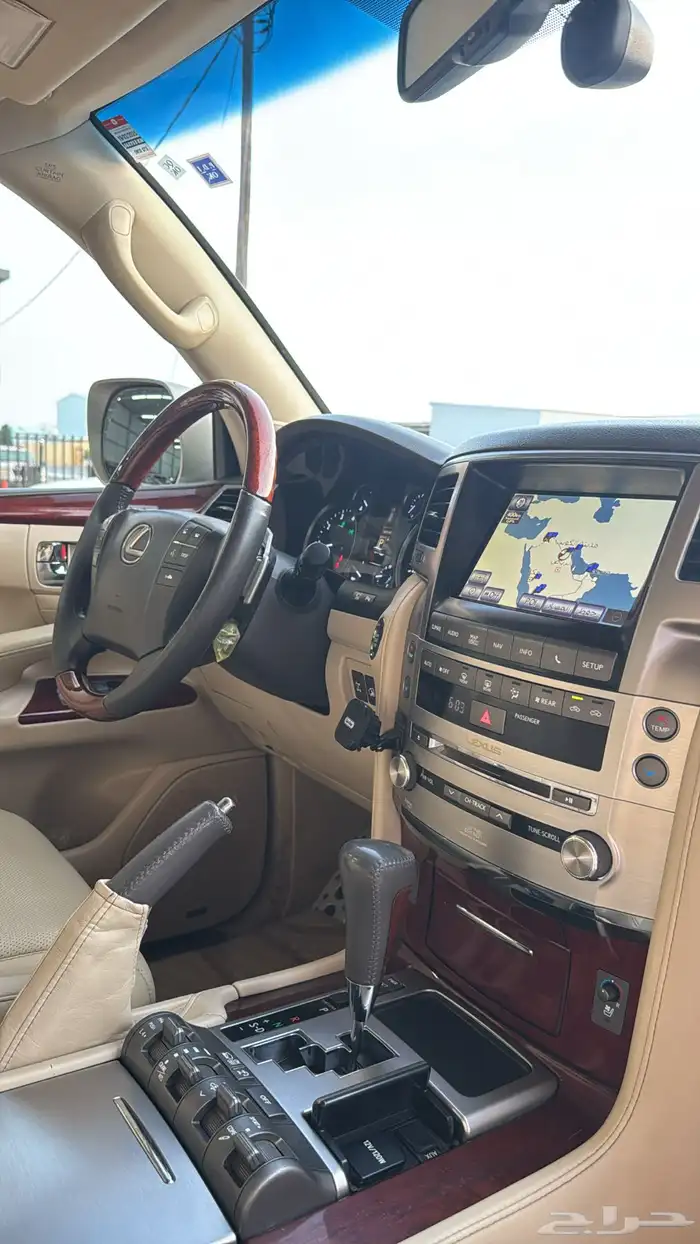 لكزس LX570 سعودي 2014 31