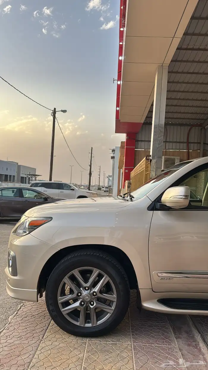 لكزس LX570 سعودي 2014 6