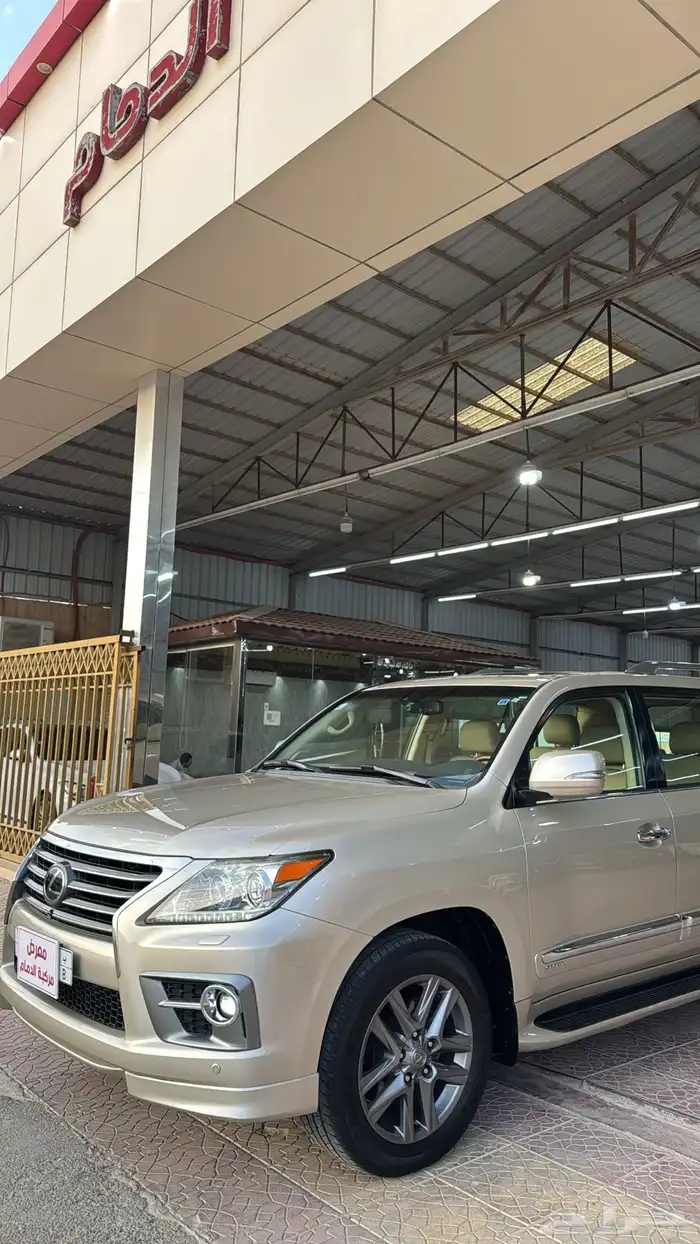 لكزس LX570 سعودي 2014 9