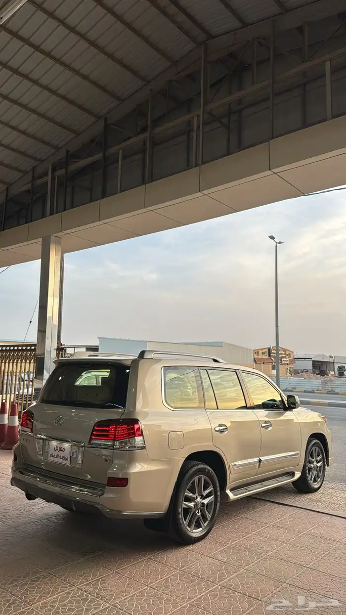 لكزس LX570 سعودي 2014 19