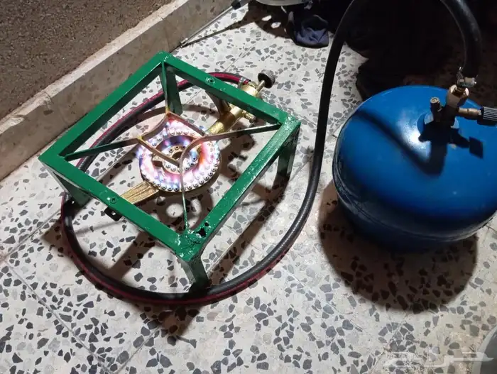 اسظوانة غاز مع مركب 1