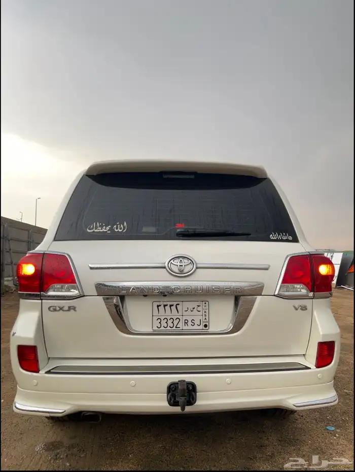 لاندكروزر 2013 فل كامل بريمي للبيع السياره نضيفه 9