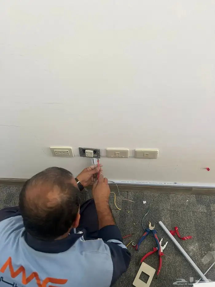 تركيب وصيانه تكيف اعمال الكهرباء تنظيف رش حشرات دهانات 2