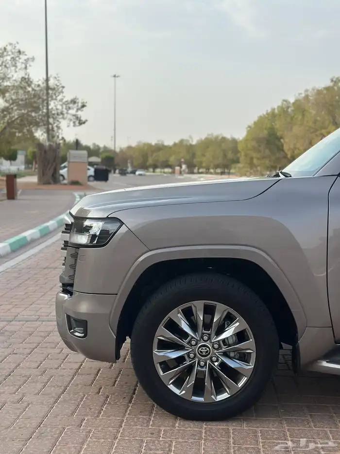 لاندكروزر GXR تون توربو 2022 خليجي في الامارات 5