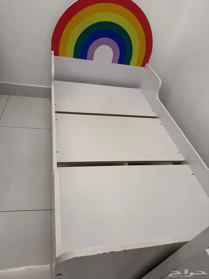 سرير اطفال شبه جديد 2