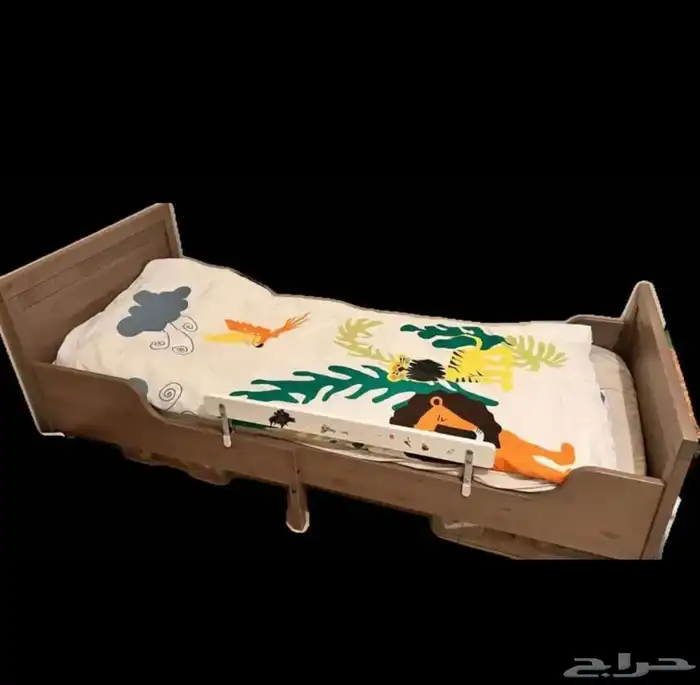 سرير من ايكيا 0