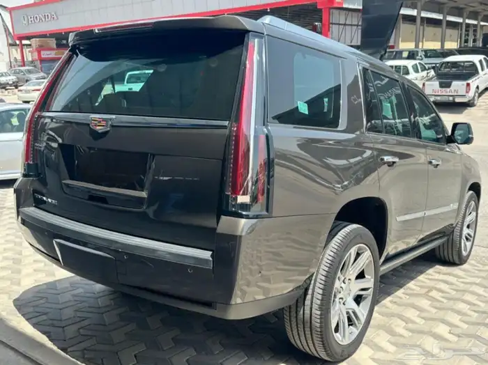 كاديلاك اسكاليد 2020 سعودي الجميح للسيارات قصير 5