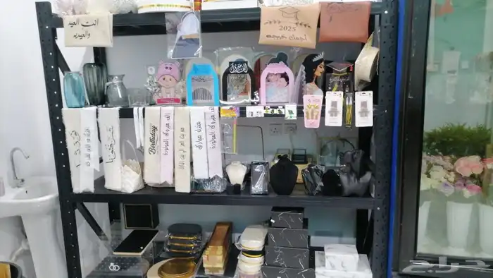 للبيع اغراض محل ورد و اصطوانه هليوم 4