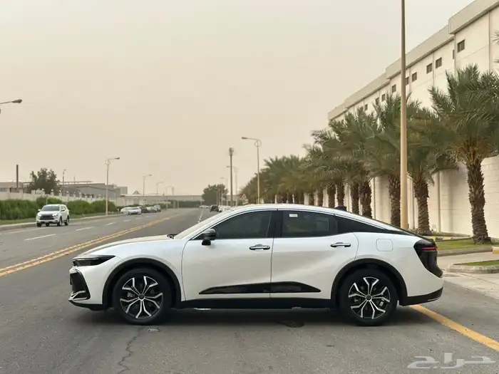 تويوتا كراون بريميوم 2023 باندا 6