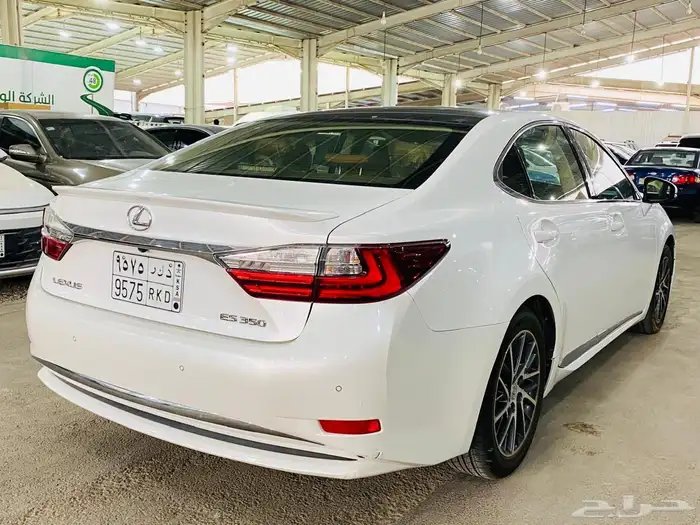 لكزس ES350 بحالة ممتازه (( CC )) 2015 4