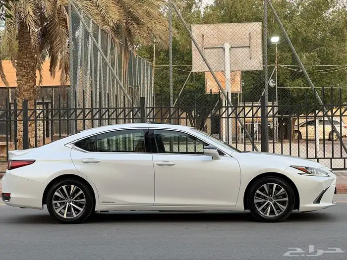 لكزس - ES 300 h - 2019 - هايبرد 6