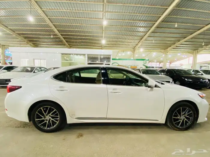 لكزس ES350 بحالة ممتازه (( CC )) 2015 8