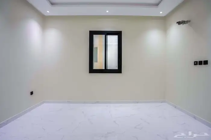 شقه 7غرف بملحقاتها للبيع بحي النزهه بجده جديده 1