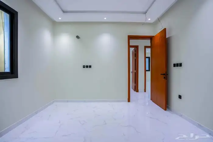 شقه 7غرف بملحقاتها للبيع بحي النزهه بجده جديده 0