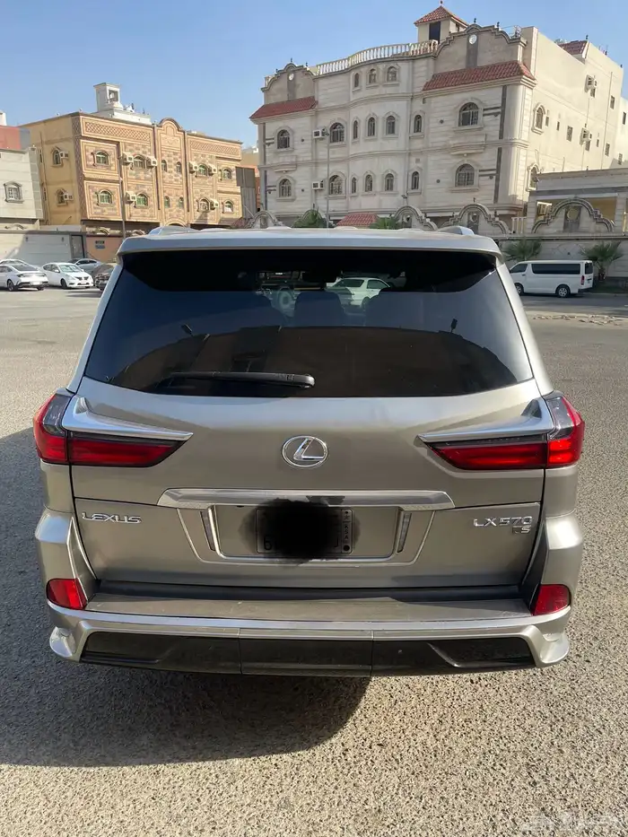 جيب لكزس Lx570 DD موديل 2016 3