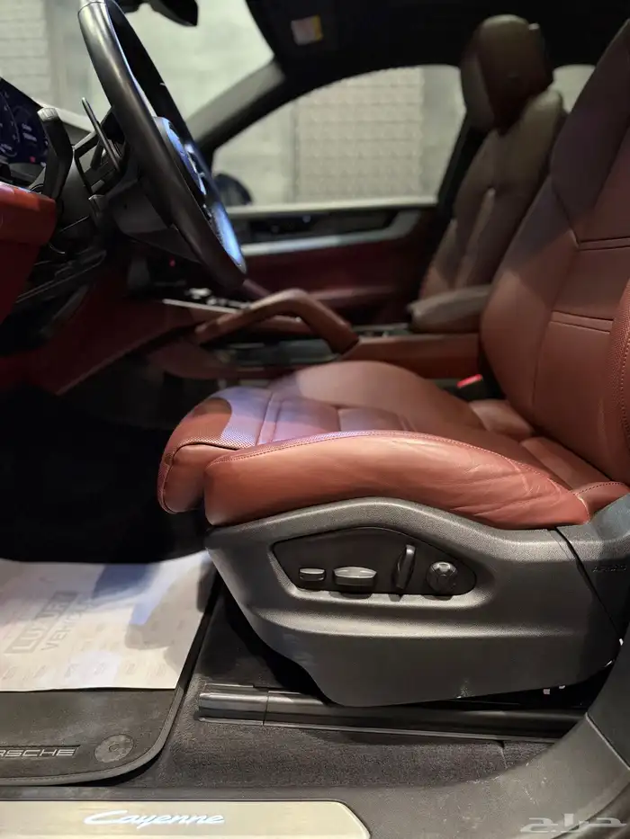 Porsche Cayenne Coupe 2024 14