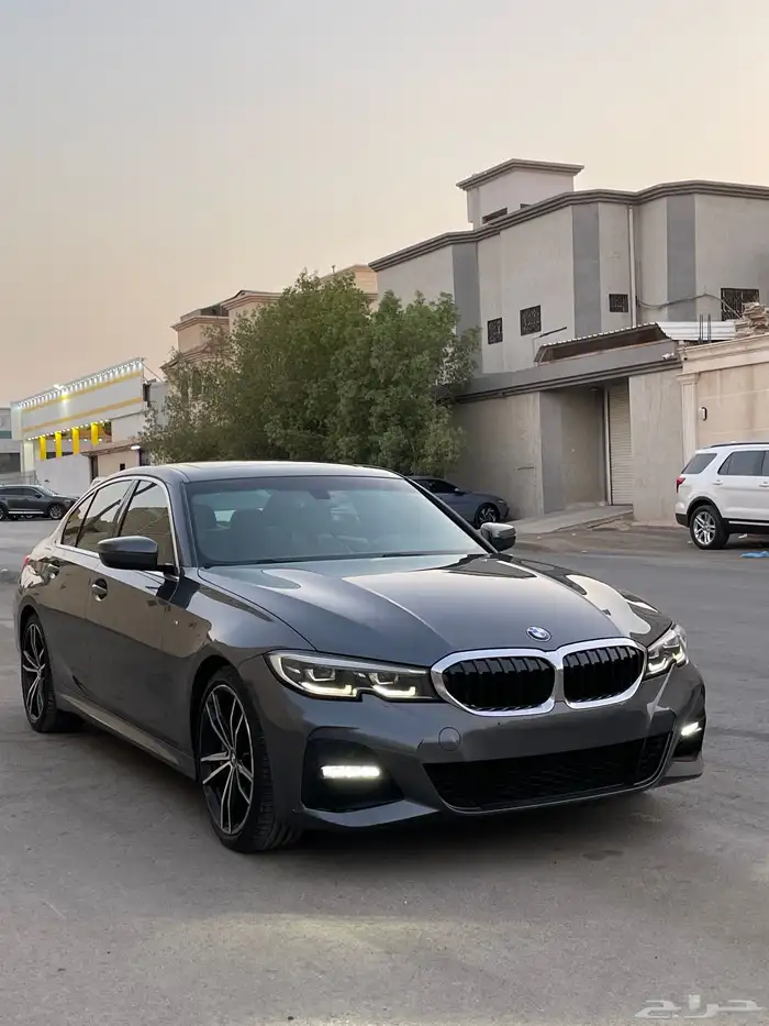 بي ام دبليو 2020 300l MG 1