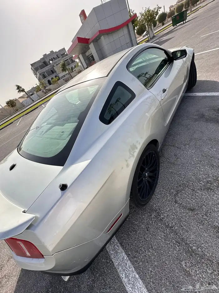 فورد موستنج v6 2010 تم تخفيض السعر لسرعة البيع 12