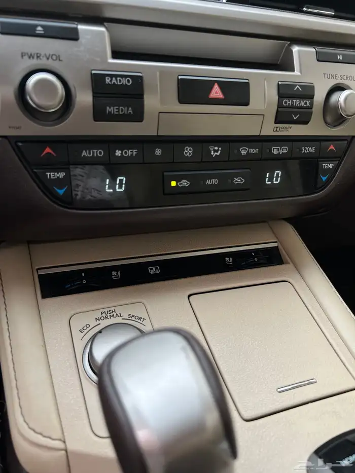 للبيع لكزس ES 350 2017 نظيفه جدا 36