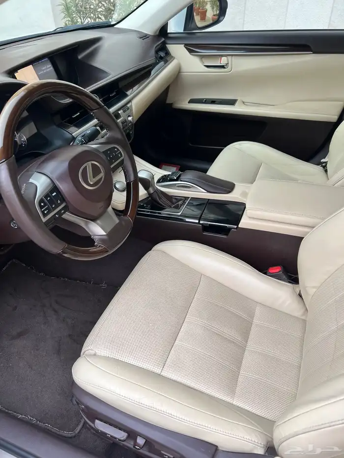 للبيع لكزس ES 350 2017 نظيفه جدا 22