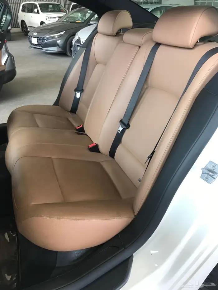 BMW بي ام دبليوا 730Li موديل 2015 12