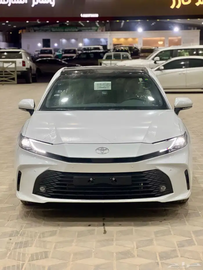 تويوتا كامري LE هايبرد 2025 7