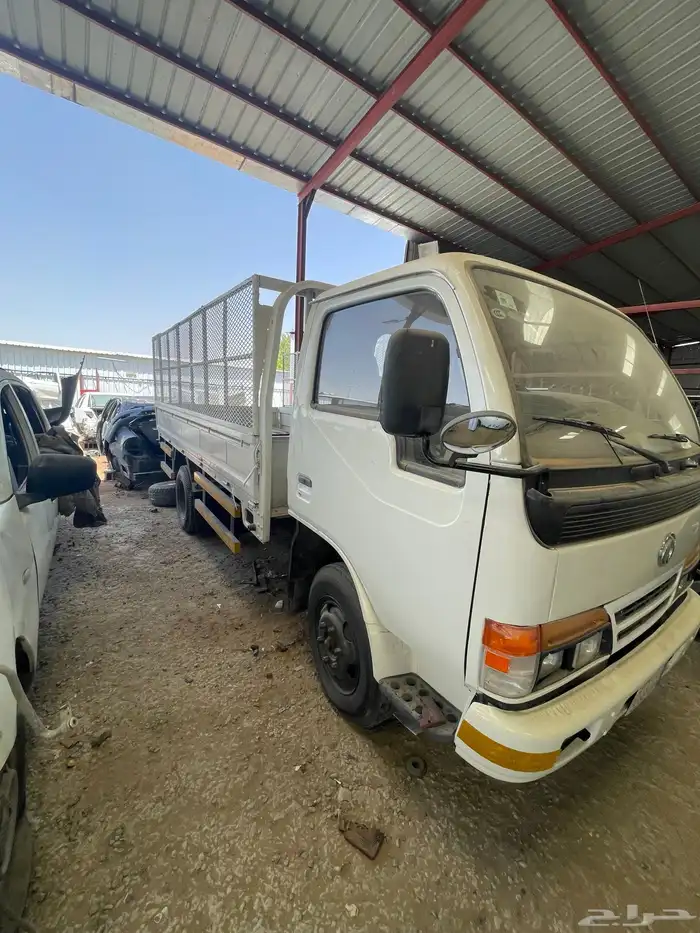 للبيع قطع غيار دينا دوج فينج 2009 0