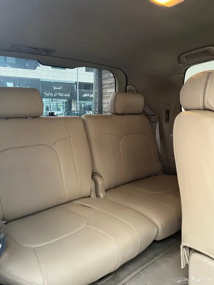 لاندكروزر 2013 فل كامل بريمي للبيع السياره نضيفه 11