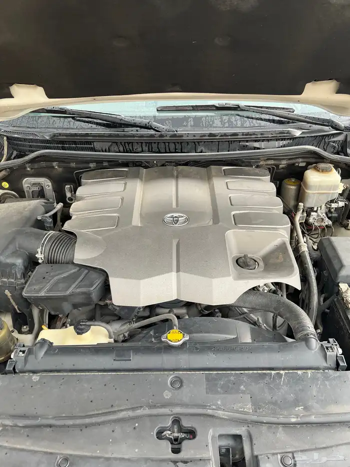 لاندكروزر 2013 فل كامل بريمي للبيع السياره نضيفه 8