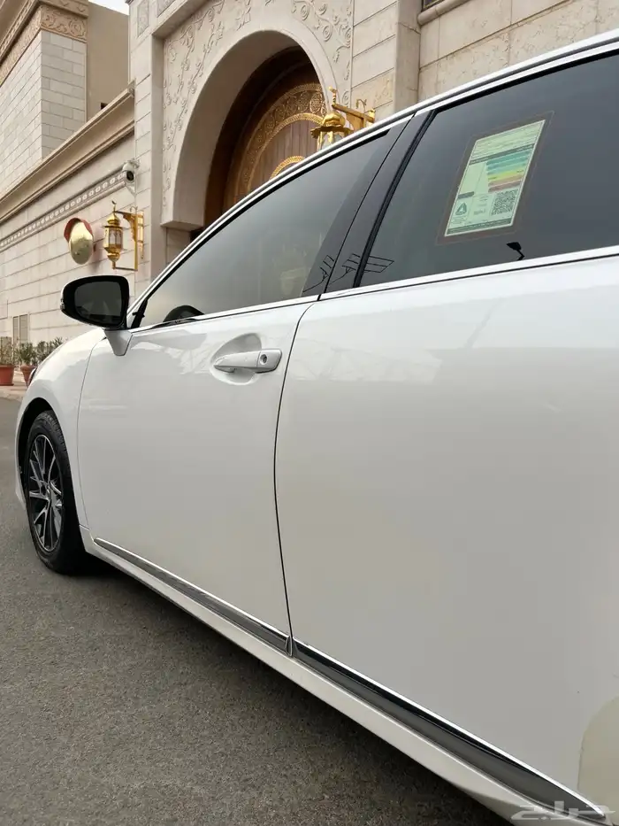 للبيع لكزس ES 350 2017 نظيفه جدا 11