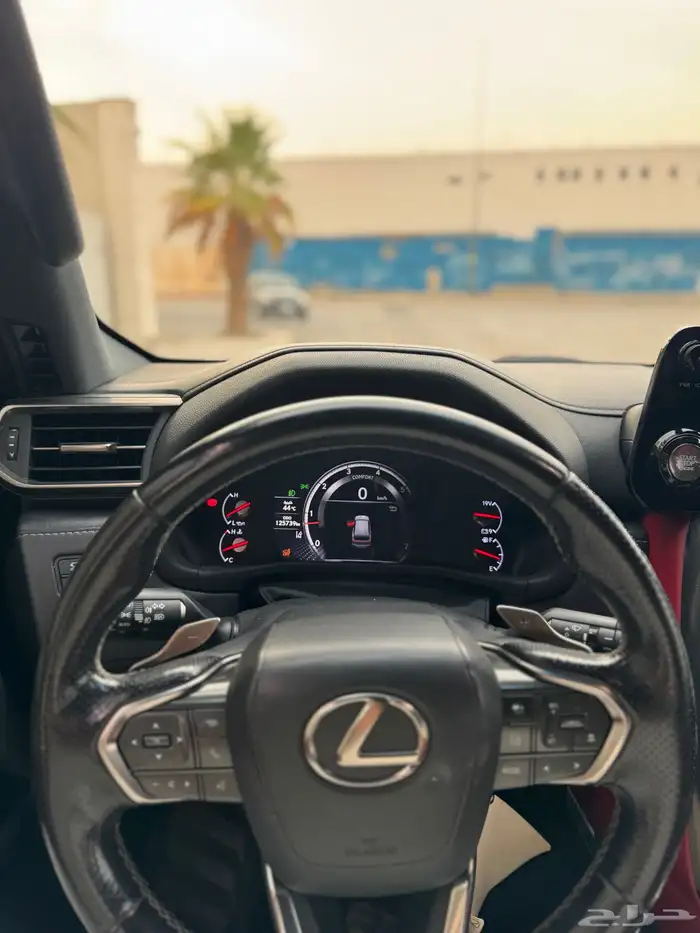 جيب لكزس LX2022 اف سبورت 11