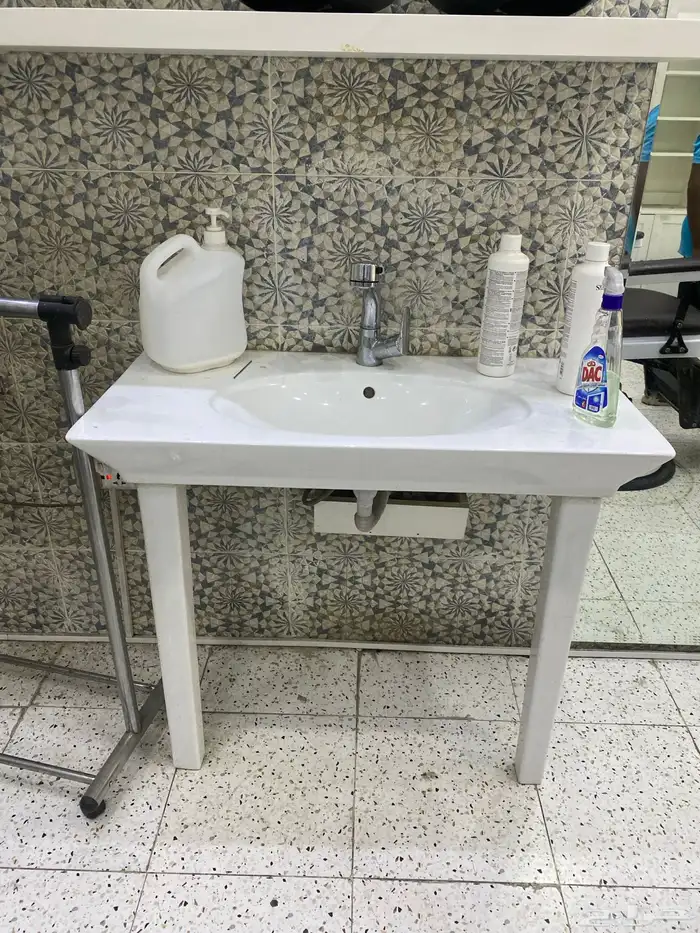 اغراض محل صالون حلاقة 9